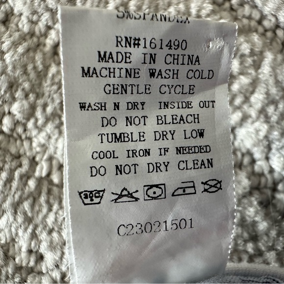 Fun and Stylish Top - Picture 4 of 6